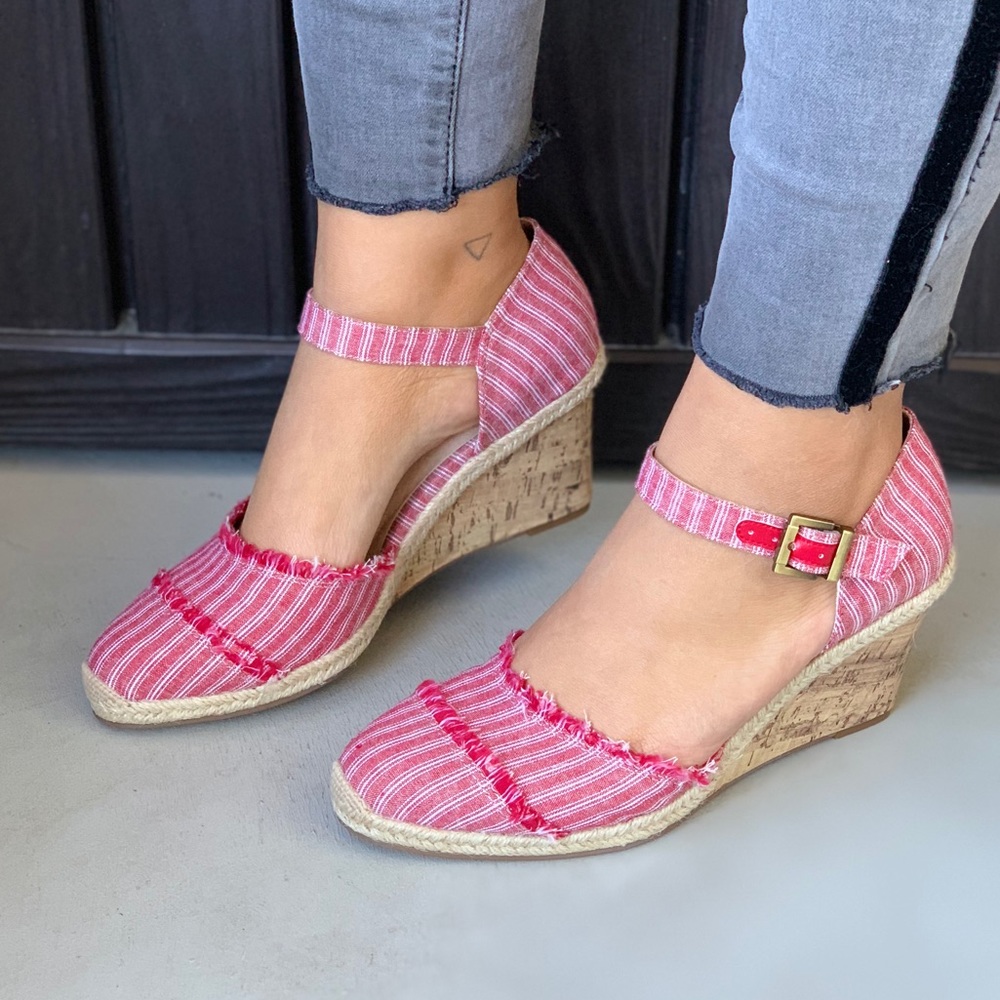 NIB Red/White Linen Striped Cork Wedge Sandals - Picture 2 of 7